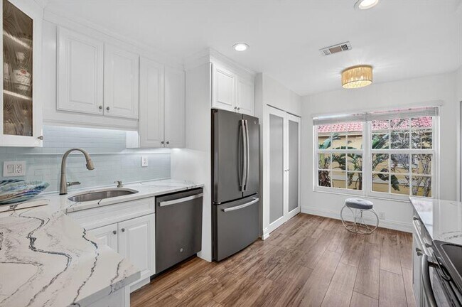 Building Photo - 2121 S Ocean Blvd