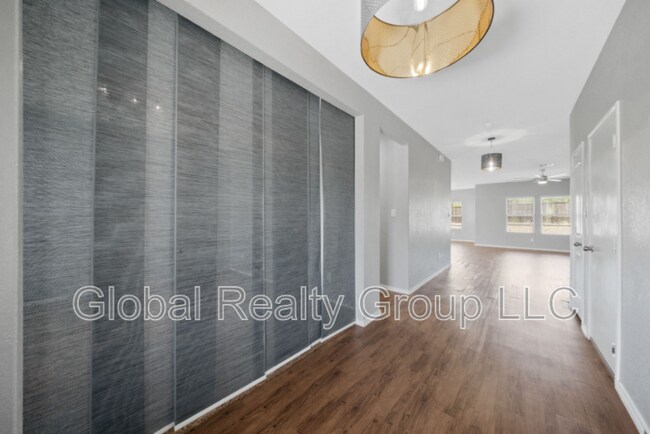 Building Photo - 14527 Running Wolf