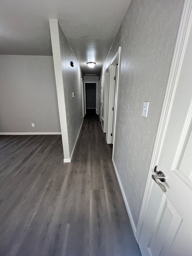 Building Photo - 134 NE Fullerton- Hot new listing!