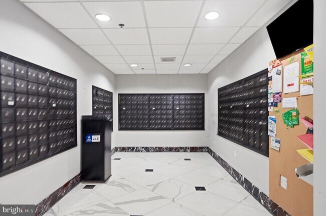 Building Photo - 1276 N Wayne St