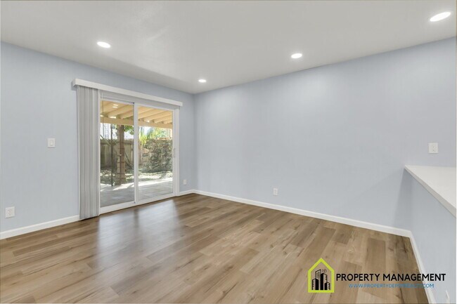 Building Photo - Charming 3-Bed Oasis with 2 Full Baths in Sacramento's Serene Pocket Neighborhood