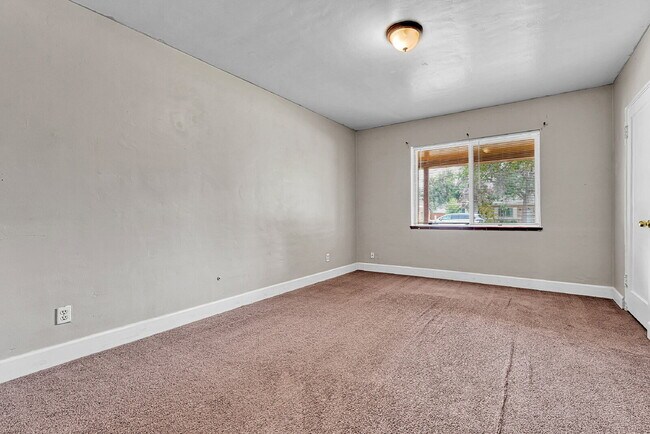 Building Photo - $2,295.00 - 3 Bedrooms, 2 Bathrooms, Singl...