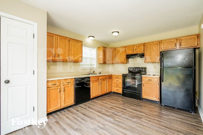 Building Photo - 4126 Beechwood Ct