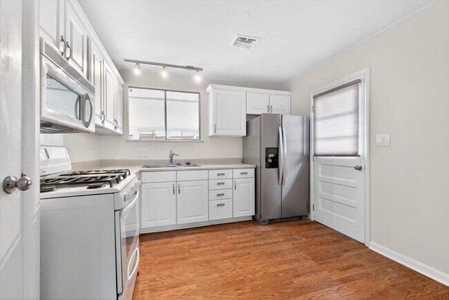 Building Photo - Hilliard 3-Bedroom Ranch