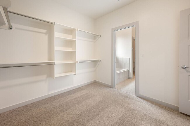 Building Photo - 4909 Misty Wood Ln