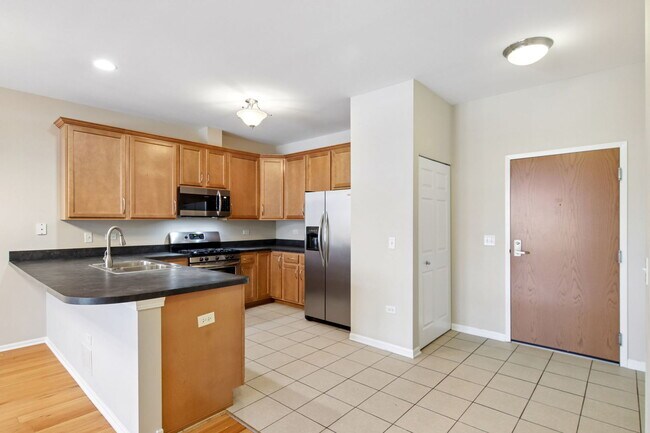Building Photo - 106 S Ridgeland Ave