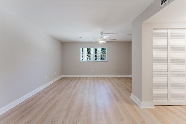 Building Photo - 650 SW 2nd Ave