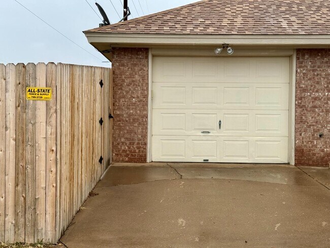 Building Photo - 8202 Raleigh Ave