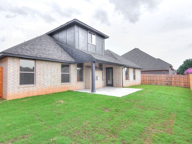 Building Photo - Modern Home in Edmond Schools - 4 bedrooms...