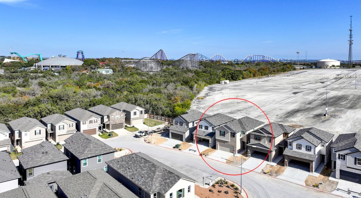 Building Photo - 10643 Military Dr W
