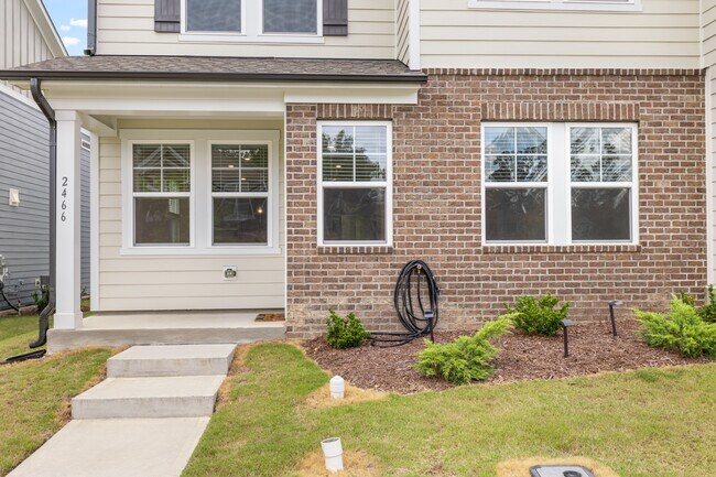 Building Photo - 2466 Hutch Ln