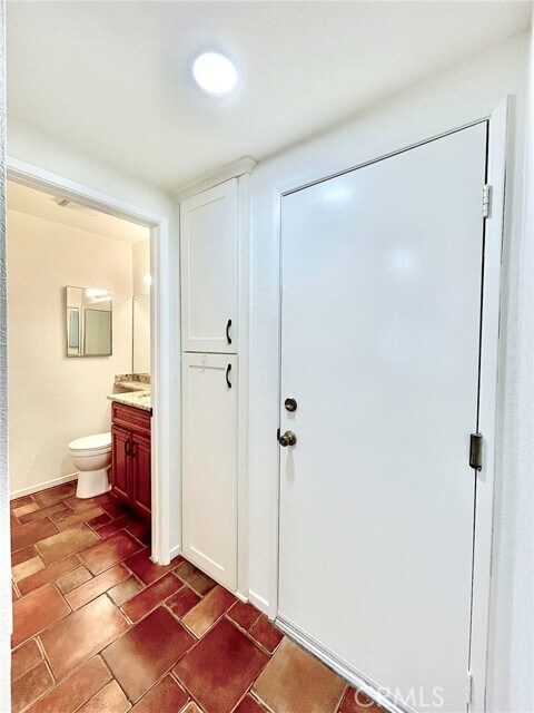 Building Photo - 809 Creekside Dr