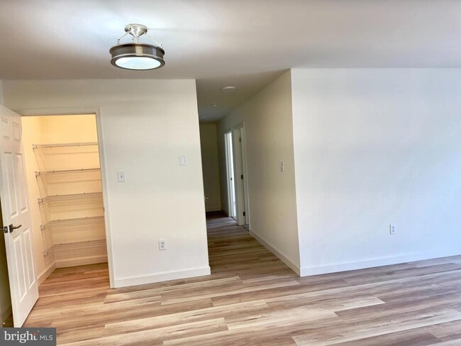 Building Photo - 70 Sequoia Dr