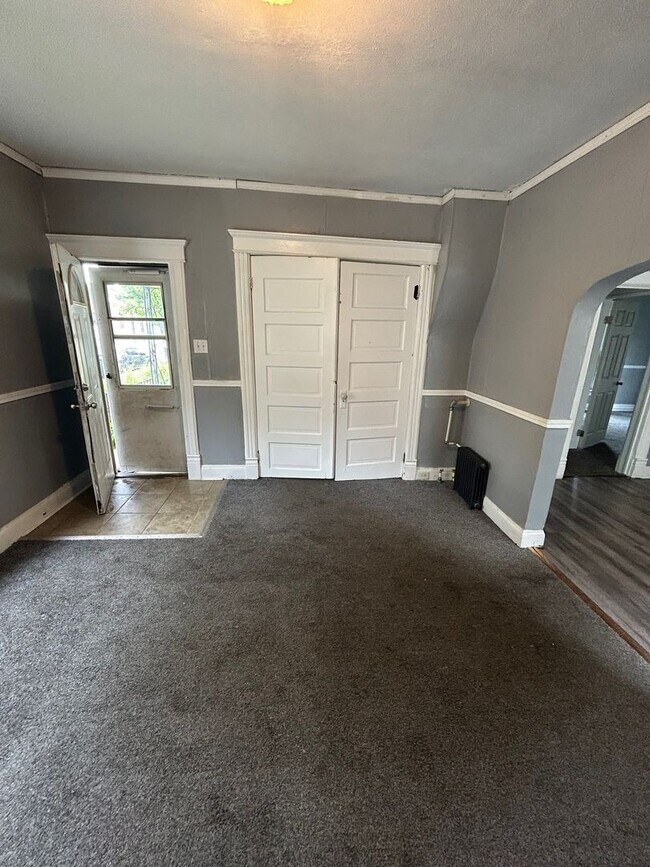 Building Photo - 721 California Ave