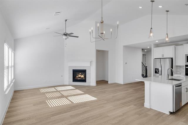 Building Photo - 2408 Acadia Dr