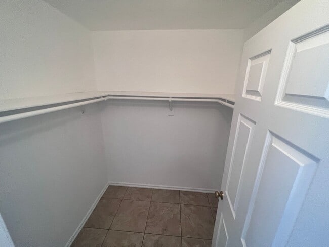 Building Photo - Palisades 3 Bedroom Townhome for Rent in Stevenson Ranch!