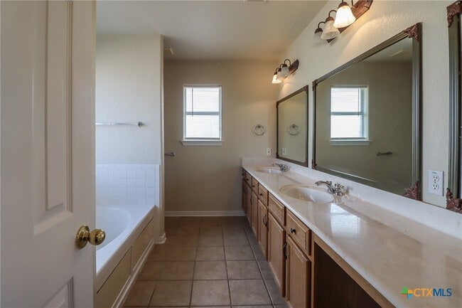 Building Photo - 4205 Kyara Dr