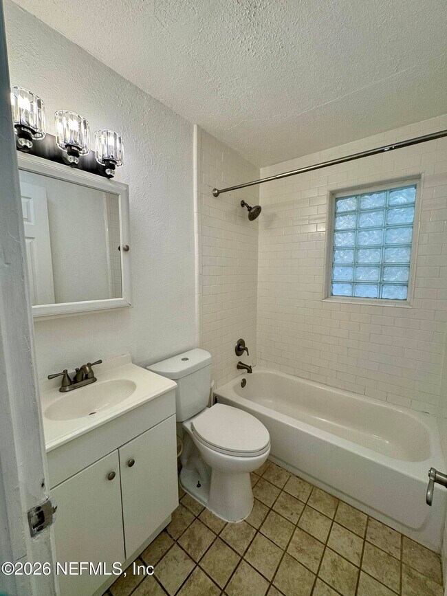 Building Photo - 288 Boylston Ave