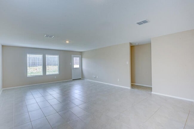 Building Photo - 8409 Holw Bnd St