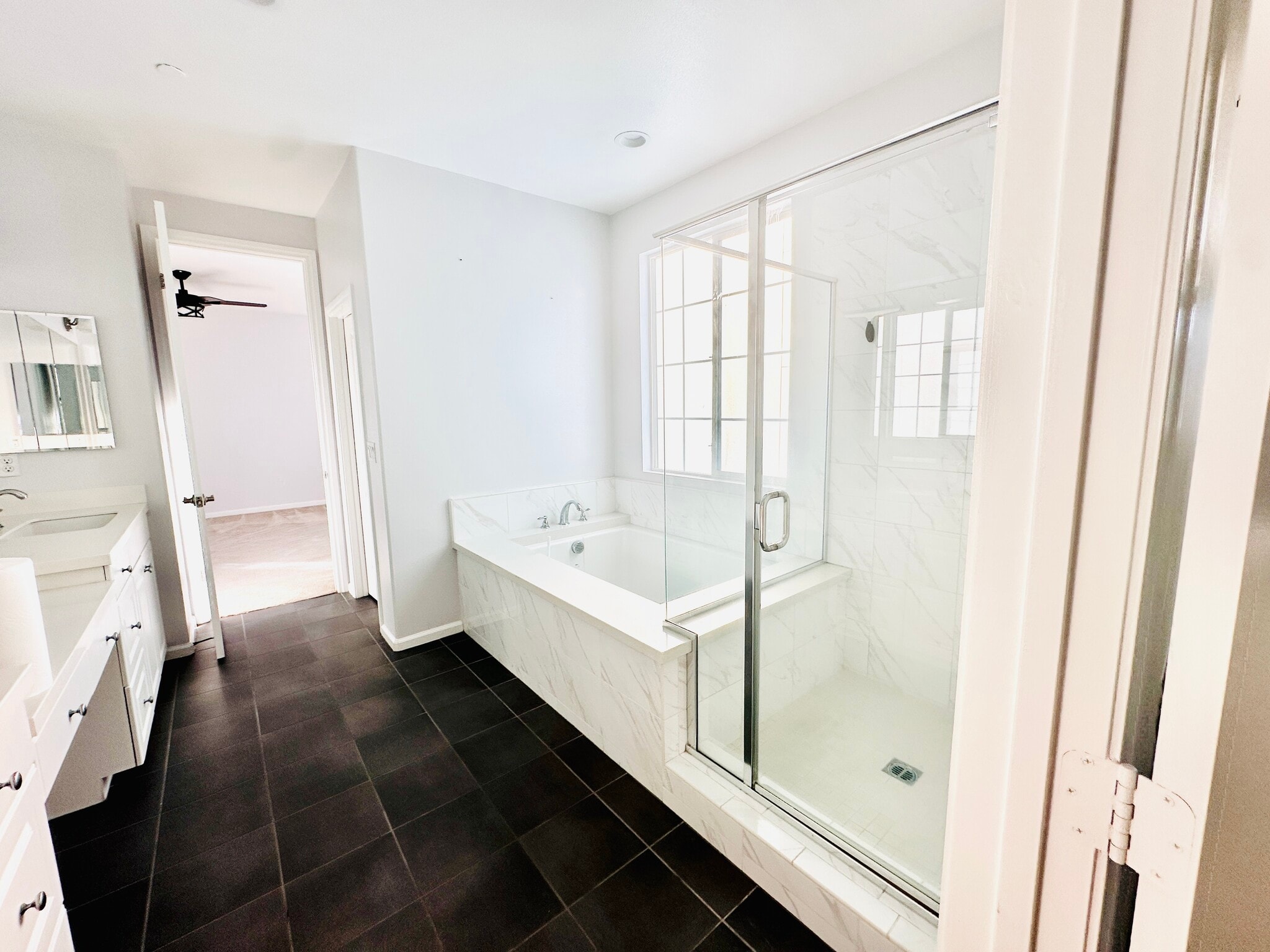 Building Photo - 15770 Myrtlewood Ave