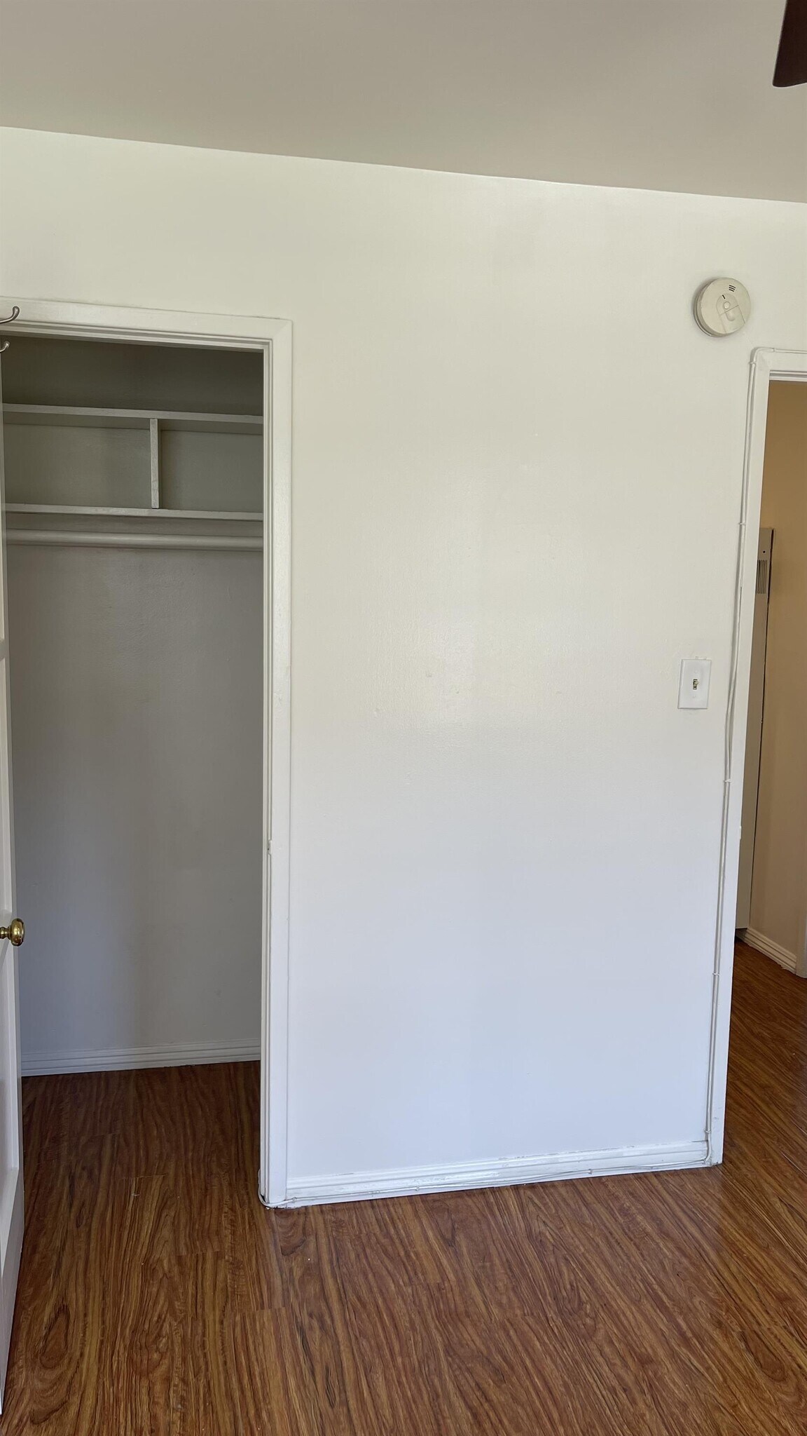 Building Photo - 2477 Silver Lake Blvd