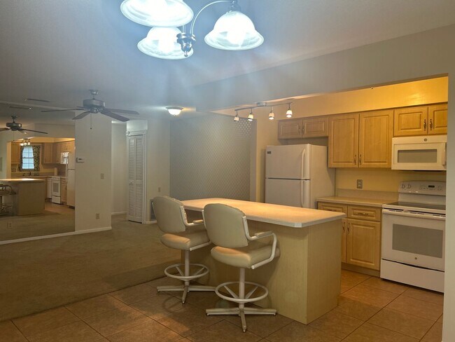 Building Photo - Discover Coastal Bliss: Your Ideal Beachsi...