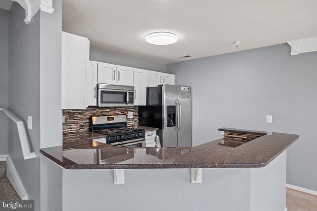 Building Photo - 46966 Courtyard Sq