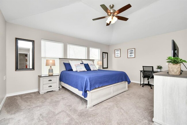 Building Photo - 13322 Hilltop Cir