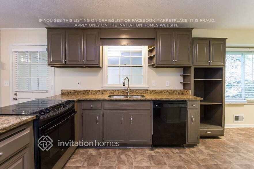 Building Photo - 4656 E Glen Ridge Cir