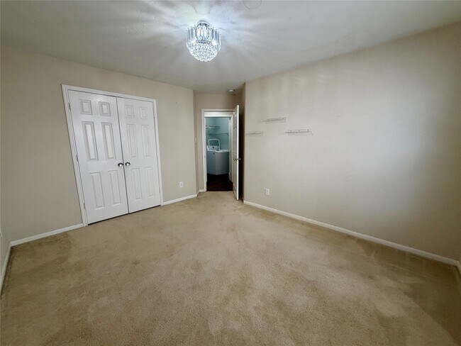 Building Photo - 25206 Barmby Dr