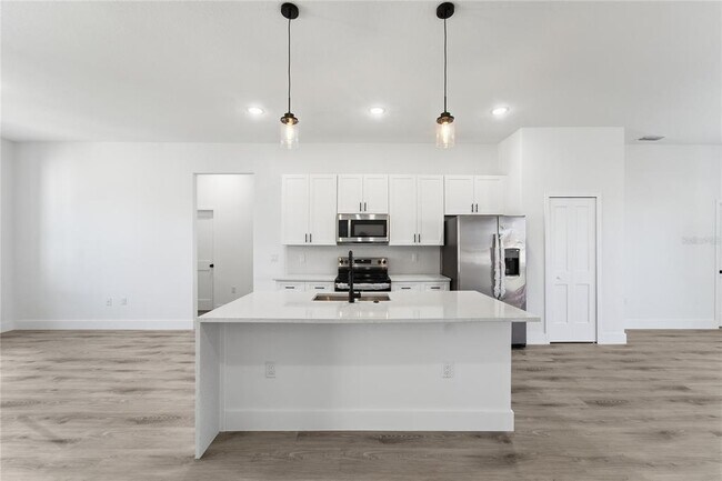 Building Photo - 2600 SW 146th Pl Rd
