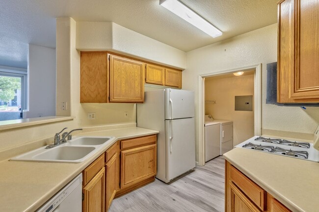 Building Photo - 7111 S Durango Dr