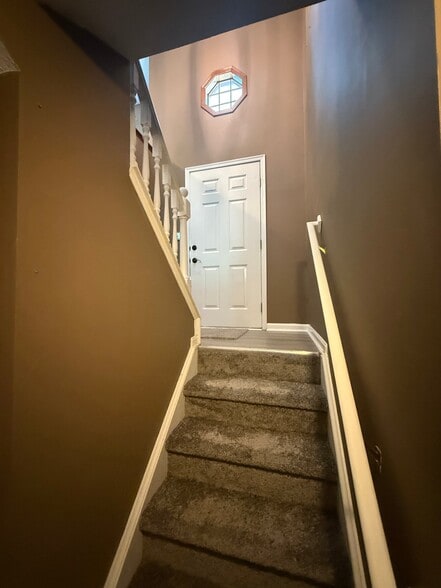 Building Photo - 2640 Ridgecrest Ln