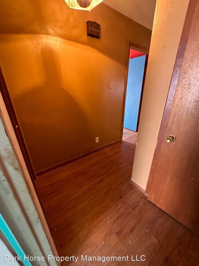 Building Photo - 3 br, 1 bath House - 401 South Horn Street