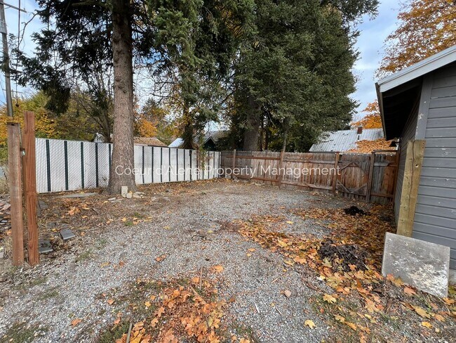 Building Photo - 2 bed house in incredible location!