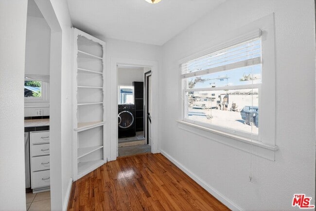 Building Photo - 11029 Sarah St