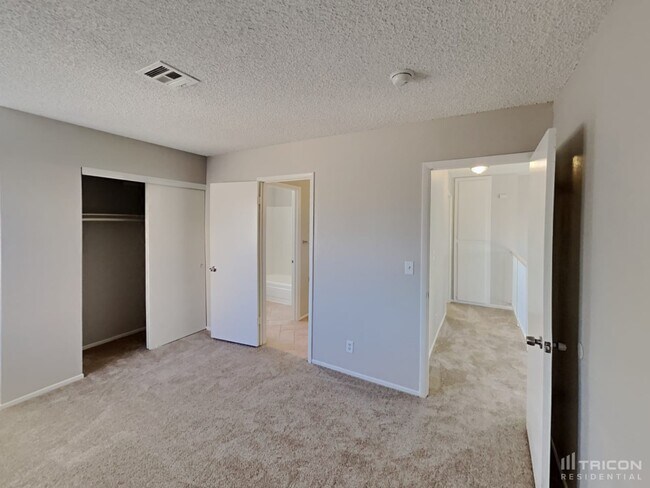 Building Photo - 5848 Goodsprings Ct