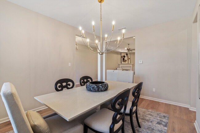 Building Photo - 584 Holden Dr