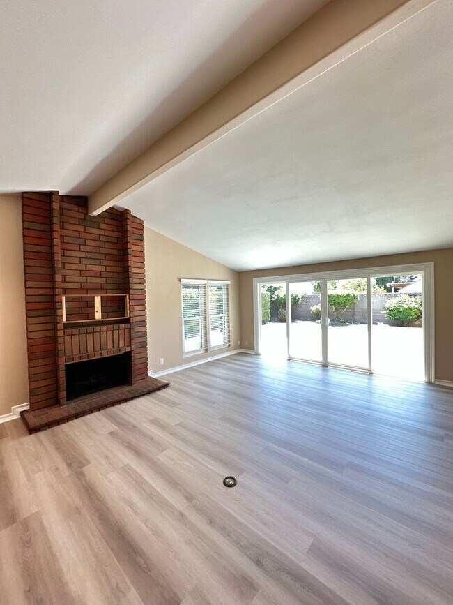 Building Photo - 11352 Weatherby Rd