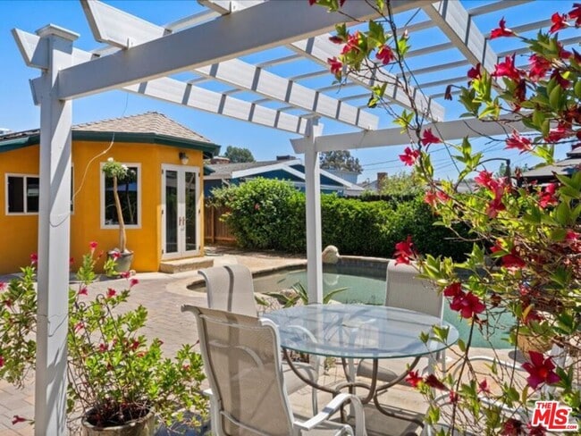 Building Photo - 14552 Hesby St