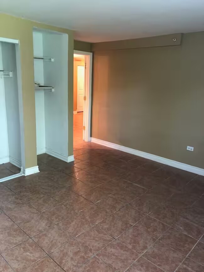 Building Photo - 10213 S 86th Ter