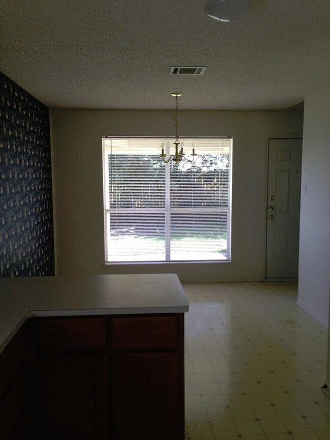 Building Photo - Duplex
