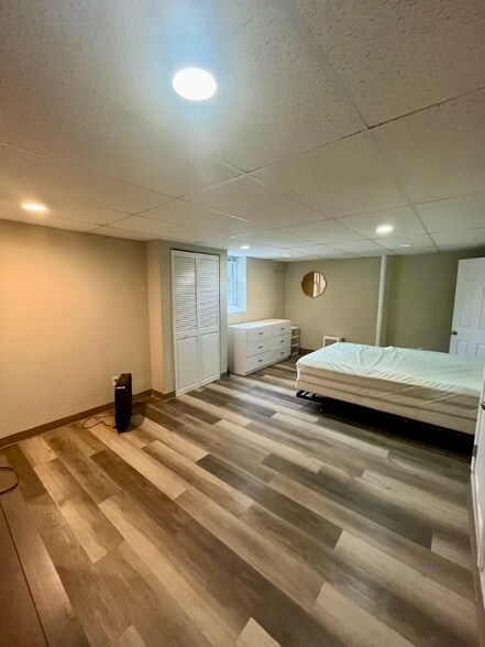 Building Photo - 415 Clark St