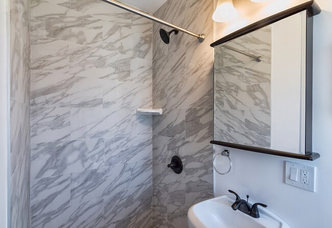 Building Photo - 2418 Fairmount St