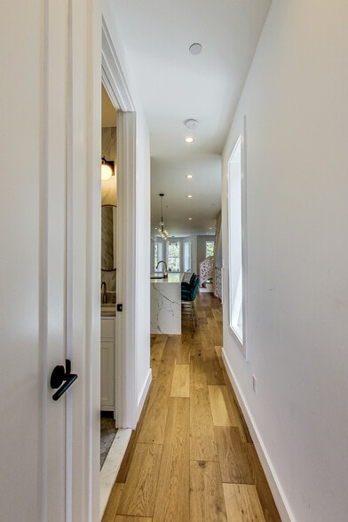 Building Photo - 25 U St NE