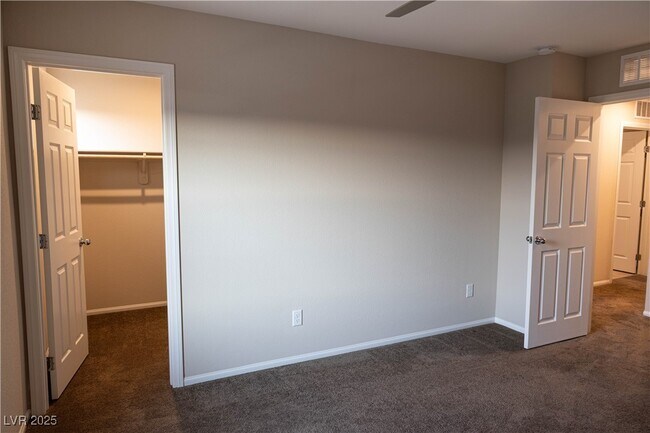 Building Photo - 10561 Sariah Skye Ave