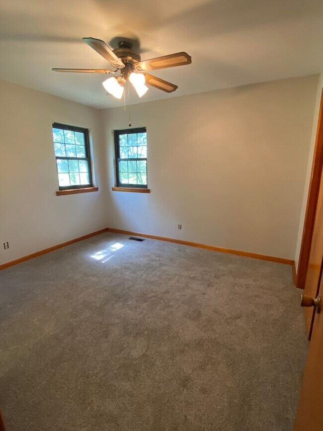 Building Photo - Country Living! Cute 2 bedroom 1 bath home...