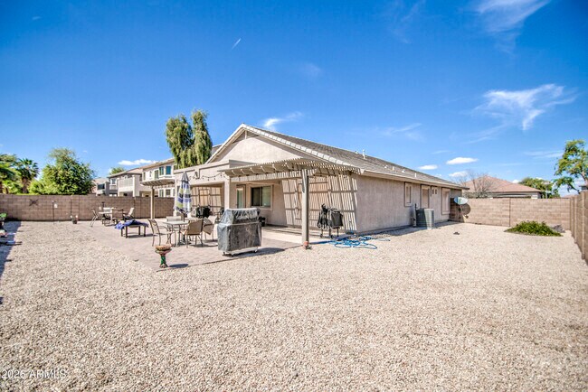 Building Photo - 43205 Roth Rd