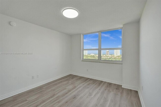 Building Photo - 19501 W Country Club Dr