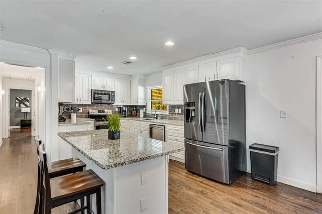 Building Photo - 4050 Washington Rd